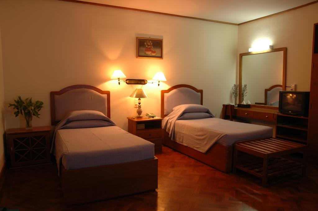 Emerald Land Hotel Мандалай Номер фото